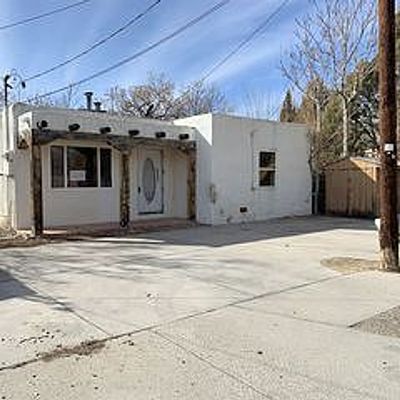 223 40 Th St Nw, Albuquerque, NM 87105