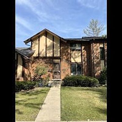 18 W234 16 Th St, Villa Park, IL 60181