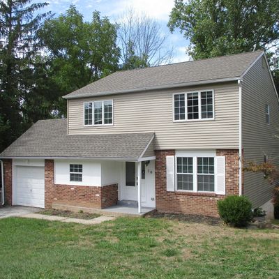 19 Iroquois Dr, Royersford, PA 19468
