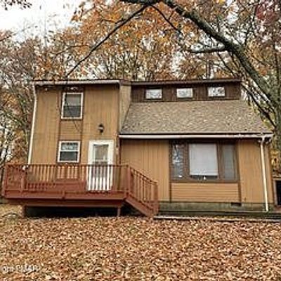 195 Murphy Cir, Bushkill, PA 18324