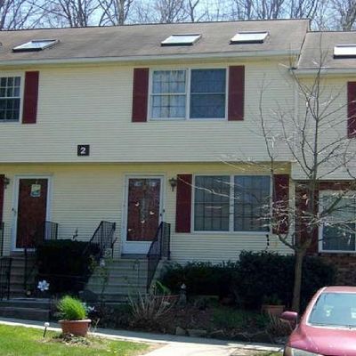 2 Countryside Ln, Middletown, CT 06457