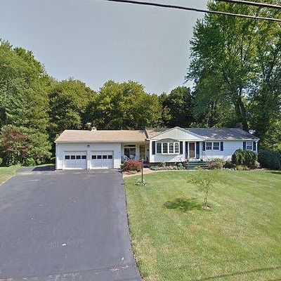 2 Frost Dr, North Haven, CT 06473