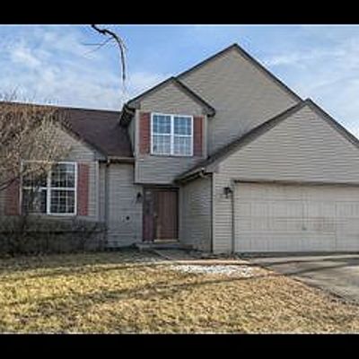 2 Kay Ct, Lake In The Hills, IL 60156