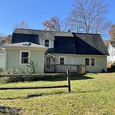 2 Sandy Beach Rd, Wapwallopen, PA 18660