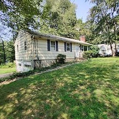 25 Beta Ave, Guilford, CT 06437