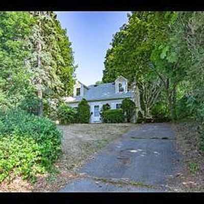 25 Topsfield Rd, Ipswich, MA 01938