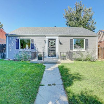 2555 Hudson St, Denver, CO 80207