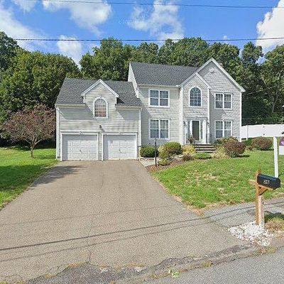 26 Commodore Hull Dr, Derby, CT 06418