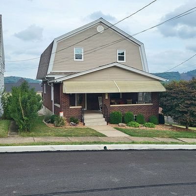 26 S 6 Th St, Youngwood, PA 15697