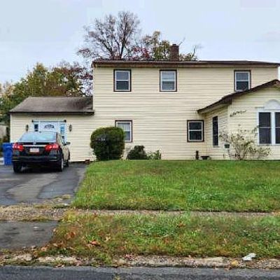 264 Appletree Dr, Levittown, PA 19055