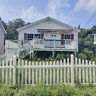 266 Crystal Ave, New London, CT 06320