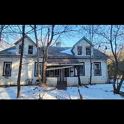 27 Cook St, Manchester, CT 06040