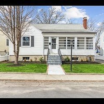 27 D St, Hull, MA 02045