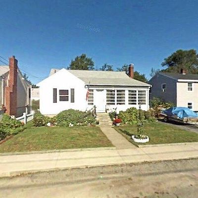 27 D. St, Hull, MA 02045