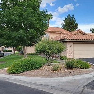 2700 Campo Verde Dr, Las Vegas, NV 89121