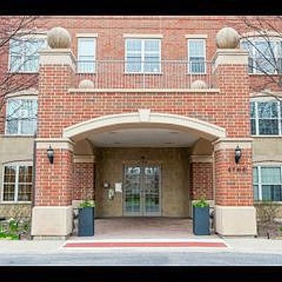 2700 Summit Dr #101, Glenview, IL 60025