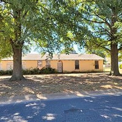 2712 Melody Ln, Newport, AR 72112