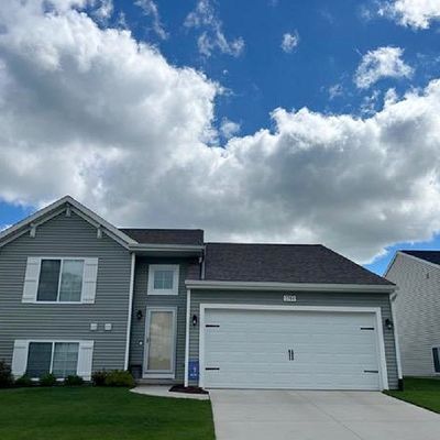 2744 Sycamore River Dr, Fowlerville, MI 48836