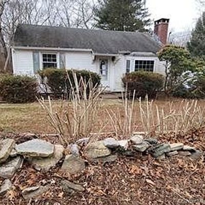 28 Cross Rd, Waterford, CT 06385