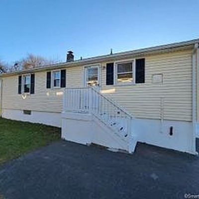 28 Donald St, West Haven, CT 06516