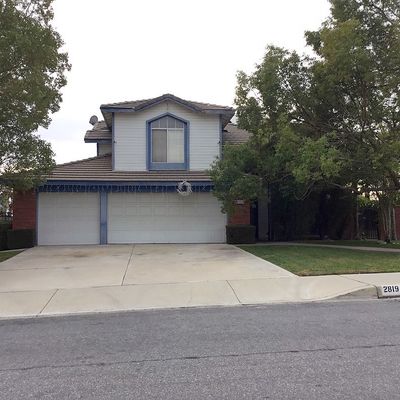 2819 W Calle Celeste Dr, Rialto, CA 92377