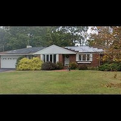 29 Acorn Ave, Farmingville, NY 11738