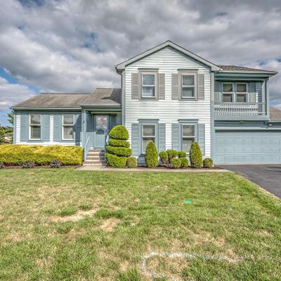 225 Pine Ln, New Holland, PA 17557