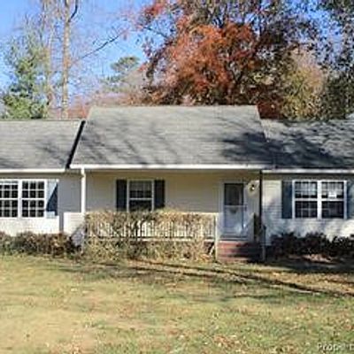 227 Lovers Ln, Mathews, VA 23109