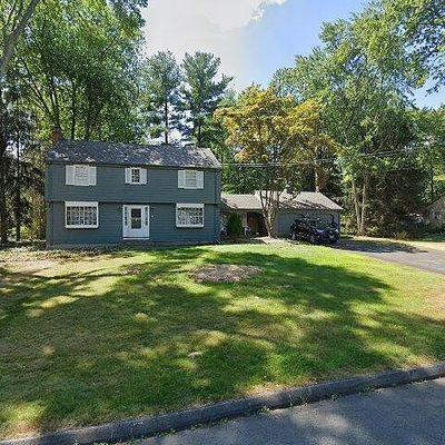 23 Guernsey Rd, Bloomfield, CT 06002