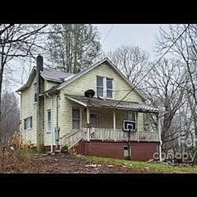 235 Duckworth Ave, Brevard, NC 28712