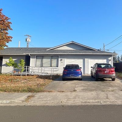 2482 W Jay Ave, Roseburg, OR 97471