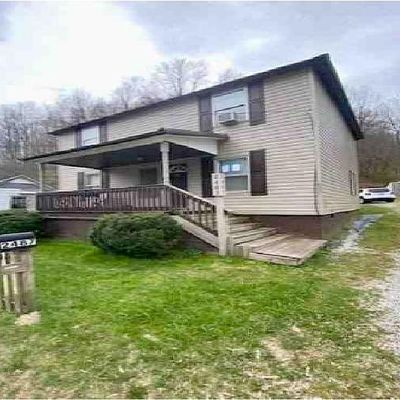 2487 Ky Route 302, Van Lear, KY 41265