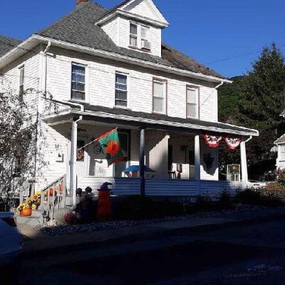 317 Harding Ave, Pen Argyl, PA 18072