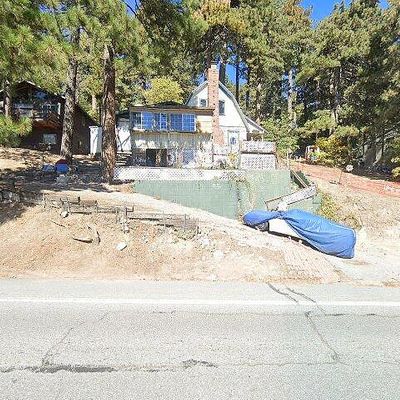 31734 Hilltop Dr, Running Springs, CA 92382