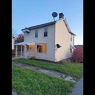 318 Penn Ave, Leechburg, PA 15656