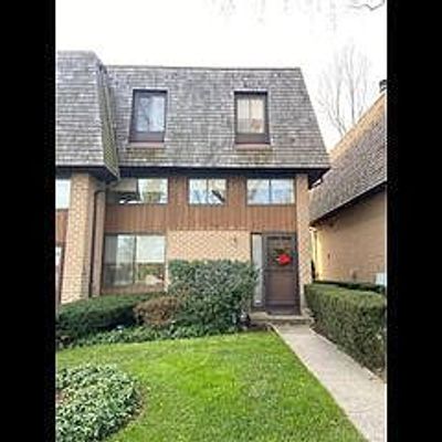 32 The Hamlet, Pelham, NY 10803