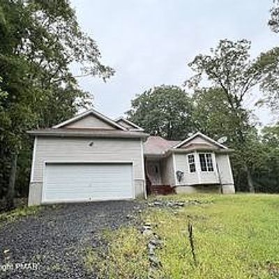 322 Whippoorwill Dr, Bushkill, PA 18324