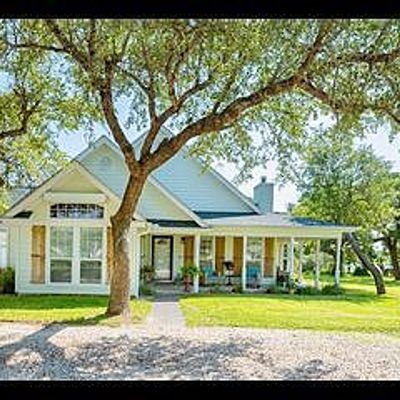 323 Griffith Dr, Rockport, TX 78382