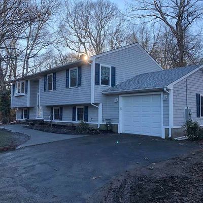 33 Glenwood Cir, Wakefield, RI 02879