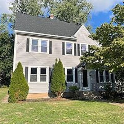 33 Proctor Rd, Manchester, CT 06040