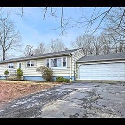 33 Wilford Rd, North Branford, CT 06471