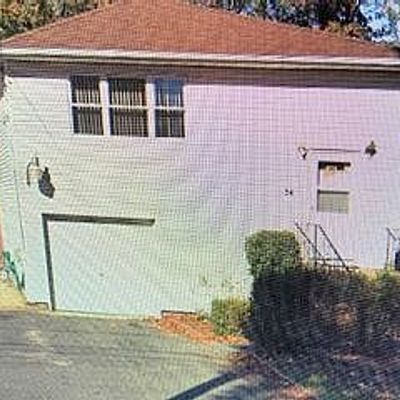 34 Kenmore St, Dix Hills, NY 11746