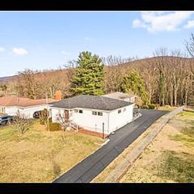 342 Hopwood Fairchance Rd, Uniontown, PA 15401