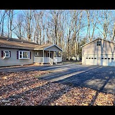 3422 Skycloud Dr, East Stroudsburg, PA 18302