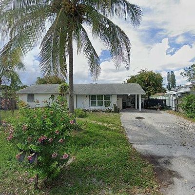 3431 Sapphire Rd, Lake Worth, FL 33462