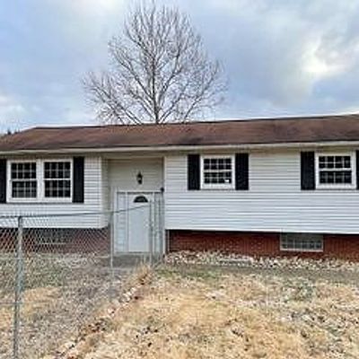 348 Middletown Rd, New Stanton, PA 15672