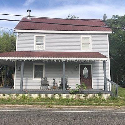 35 N Maple Ave, Tuckerton, NJ 08087