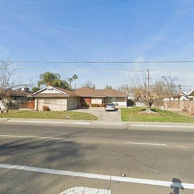 2933 E Ashlan Ave, Fresno, CA 93726