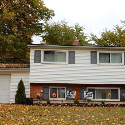 29936 Saint Martins St, Livonia, MI 48152