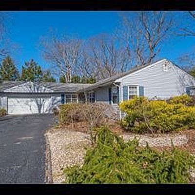 3 Ivy Hill Dr, Smithtown, NY 11787